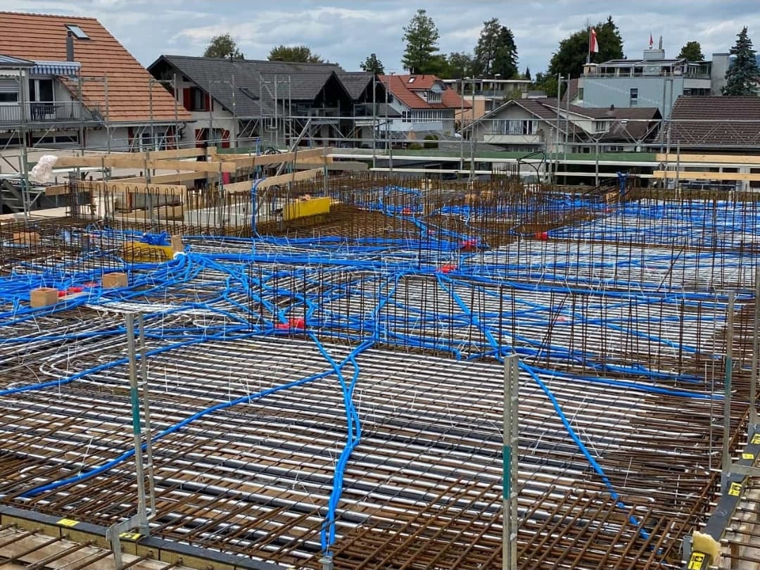 Baustelle mit Deckeneinlagen, Blick über das Quartier